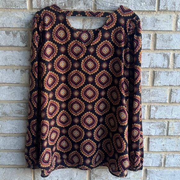 Loft Long Sleeve Ruffle Shoulder Bar Back Medallion Blouse Women's Size XL - Picture 2 of 8